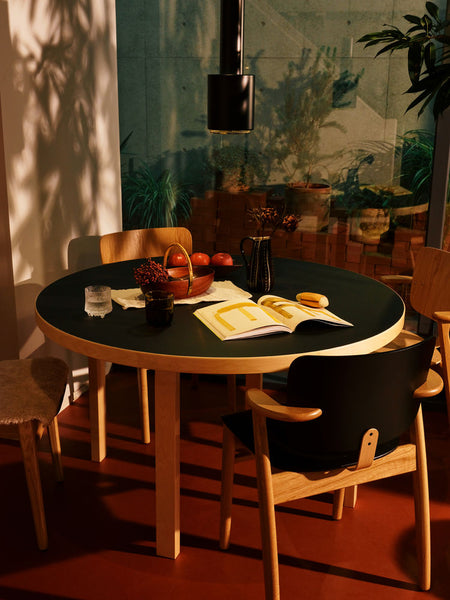 アアルト 丸テーブル 90B黒リノリウム Artek（アルテック）90A テーブル ブラック リノリウム｜Alvar