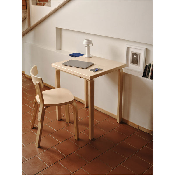テーブル 80C（60 x 60）ホワイト ラミネート – Artek Tokyo Store