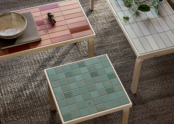 タイル テーブル 長方形 レッド – Artek Tokyo Store