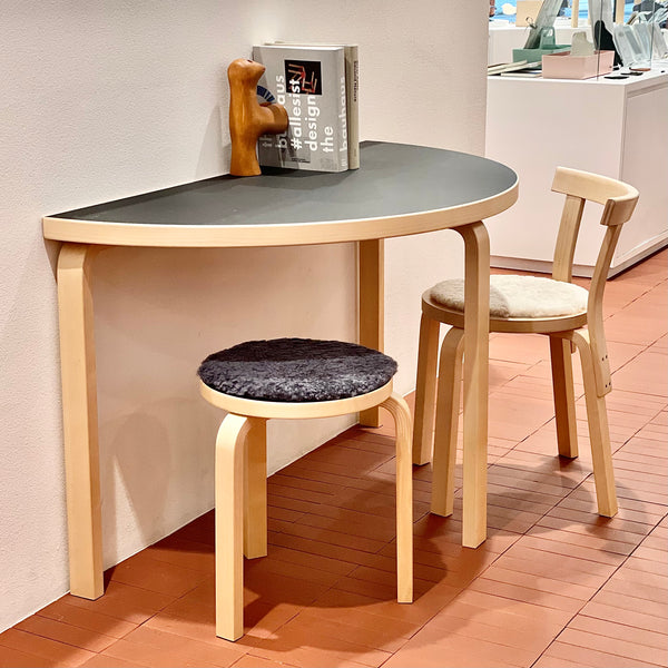 公式】Artek Tokyo Store - シープスキン シートクッション ムーン